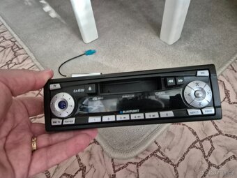 Prodám starší funkční autoradio Blaupunkt. - 2