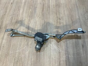 //Mechanismus stěračů Mercedes W211 včetně motorku// - 2
