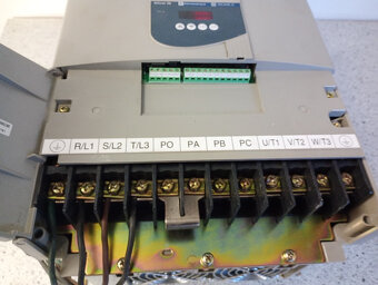 Frekvenční měnič 11kw Schneider - 2