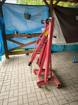 Prodám zvedák na vytahování motorů 2t - 2