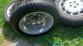 4 x originál disky na Mercedes se zimními pneu Firestone - 2