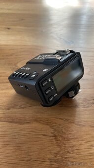Radiová řídící jednotka Godox X2T-C pro Canon - 2