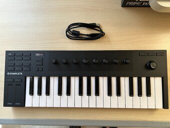 Native Instruments Komplete Kontrol M32 MIDI keyboard - 2