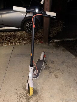 Elektrická koloběžka Xiaomi Mi Scooter 3 - TOP Stav - 2