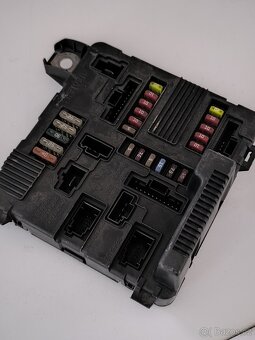 Renault pojistková skříňka UPC - 2