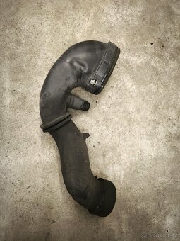 Trubka nasávaného vzduchu BMW - 2