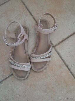 Divci sandaly vel. 36 - 2