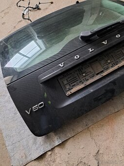 Volvo V50 dveře kufru - barva černá - 2