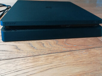 PS 4 slim - 2