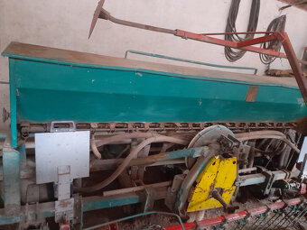 secí stroj na kukuřici - 2