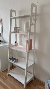 Bílá knihovna/polička Jysk - 2