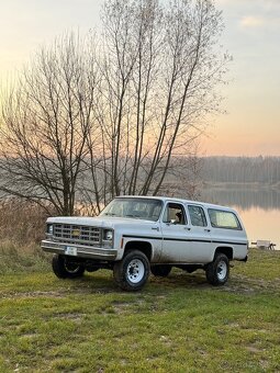 Chevrolet Suburban k20 v8 1980 - 2