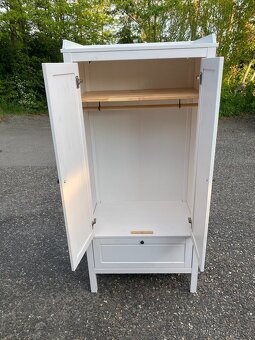 Šatní skříň IKEA - bíl. mořidlo - 2