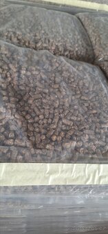 Krmné pelety na ryby 8mm, váha 5kg - 2