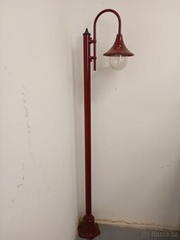 Venkovní retro lampa – litinová základna – červená - 2