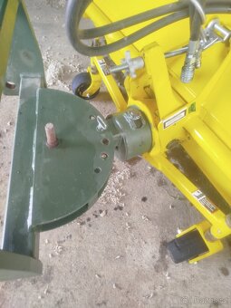 Zametací kartáč John deere - 2