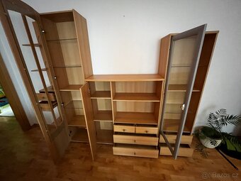Sestava tří skříní - 2