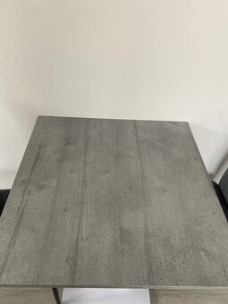 Jídelní stůl se židlemi - 2