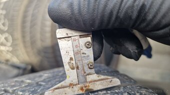 PRODÁM 4 ZIMNÍ PNEU LASSA 235/65/16C CENA JE ZA 4 PNEU.INFO - 2