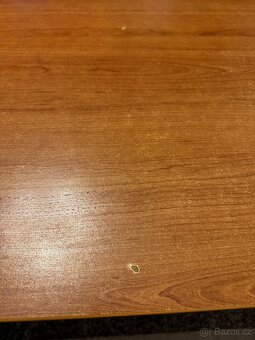 Konferenční stolek 90×90 cm – kvalitní lamino, dekor třešeň - 2