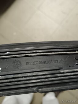 Plastová lišta kapoty Vw Golf 6 Plus - 2