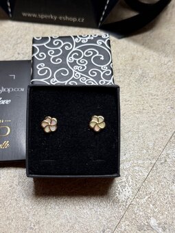 Zlaté náušnice s perletí - 2