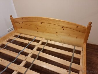 Manželská postel z masivu - 2