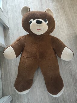 Velký plyšový medvěd - 2