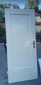 Bílé dveře z masivu - 2