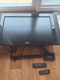 Televize Philips + držák na zeď + Set - top box - 2