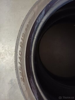 2 letní pneu 225/40R19 - 2