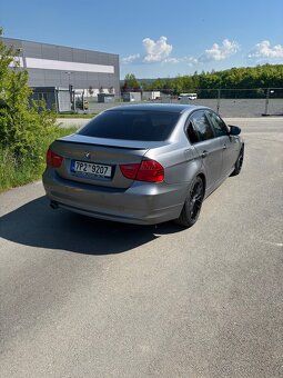 BMW e90, 320i - 2