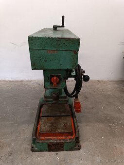 Stolní vrtačka Jihokov V16 - 2