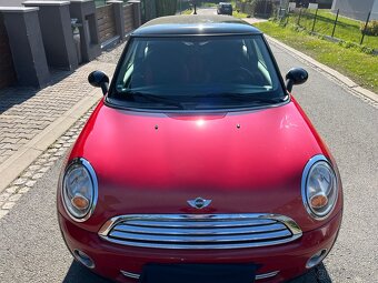 Mini Cooper 1.6 i 88 kw . Výborný stav - 2