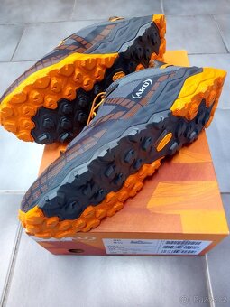 Trekové botky AKU FLYROCK, vel. UK9,5 - 2