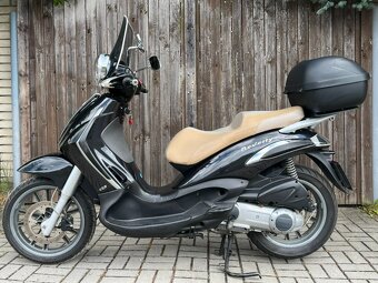 Piaggio Beverly 125 (r.v. 2010), 28 tis. km, po servisu. - 2