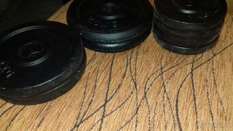 Zaváži na činky: 2x 2,5 kg,2x2 kg, 4x1 kg - 2