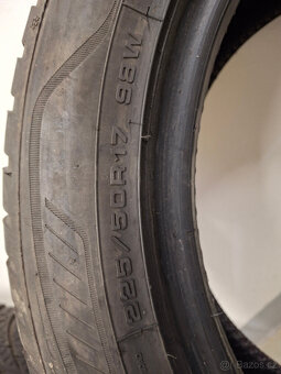 225/50 r17 - 2