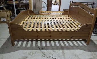 Dřevěná manželská postel z masivu – velmi dobrý stav - 2