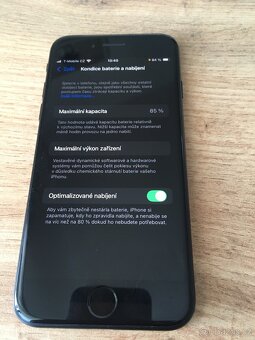 Apple IPhone SE 2022, 128GB, černý - 2