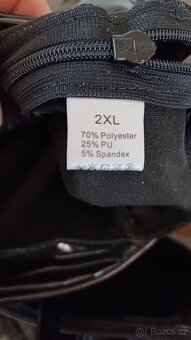 Dlouhé latexové šaty - 2