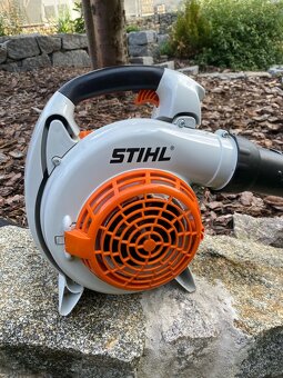 Motorový foukač a vysavač Stihl SH86 - 2