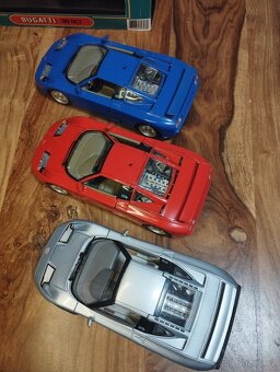 Bugatti EB 110 1/18 - 2