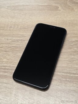 iPhone 11 64GB (baterie 100%) - 2