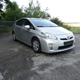 Toyota Prius 1,8i 73kw HYBRID, PLNÝ SERVIS TOYOTA, 121tkm - 2
