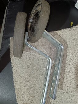 Přídavná dětská kolečka. - 2