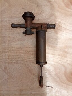 Stará mosazná pivní pípa - 2