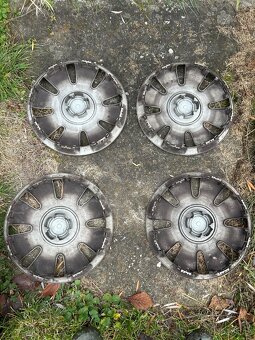 4x Poklice Ford (Focus), na plechová kola 205/55 R16 - 2