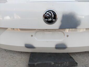 5.dveře kufru octavia 3 sedan - 2