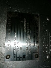 predám motor  3 -otáčkový - 2